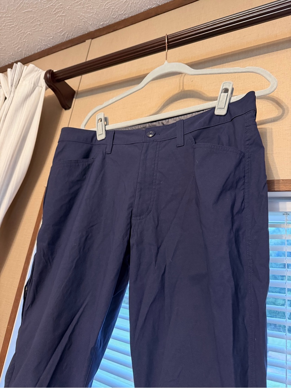 Men's Navy Stretch Casual Pants - Eddie Bauer size L